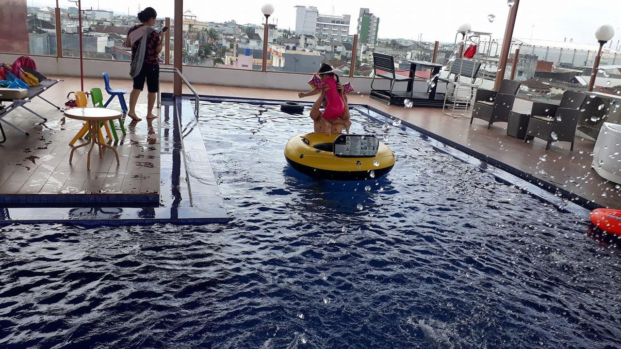 City Hotel Tasikmalaya Dış mekan fotoğraf